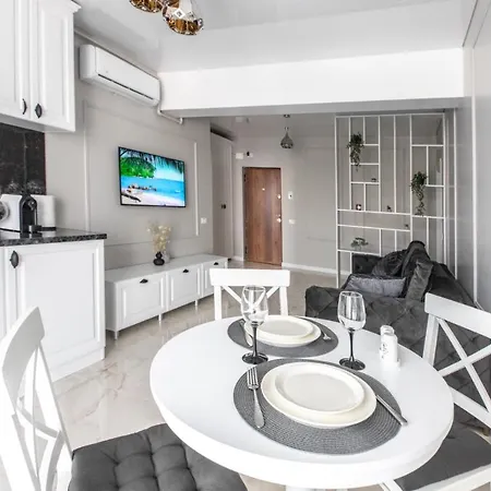 Holidays Vibes Apricity Mamaia Nord *