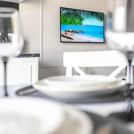 Apartament Holidays Vibes Apricity Mamaia Nord